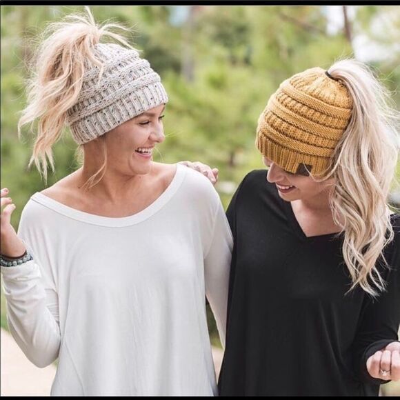 CC  Messy bun ! Ponytail Beanie Hat Cutest - Picture 15 of 16